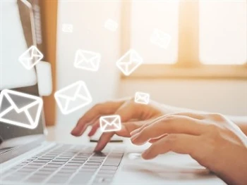 رنگین اسٹیل سینڈوچ بورڈ کی خصوصیات اور اطلاق